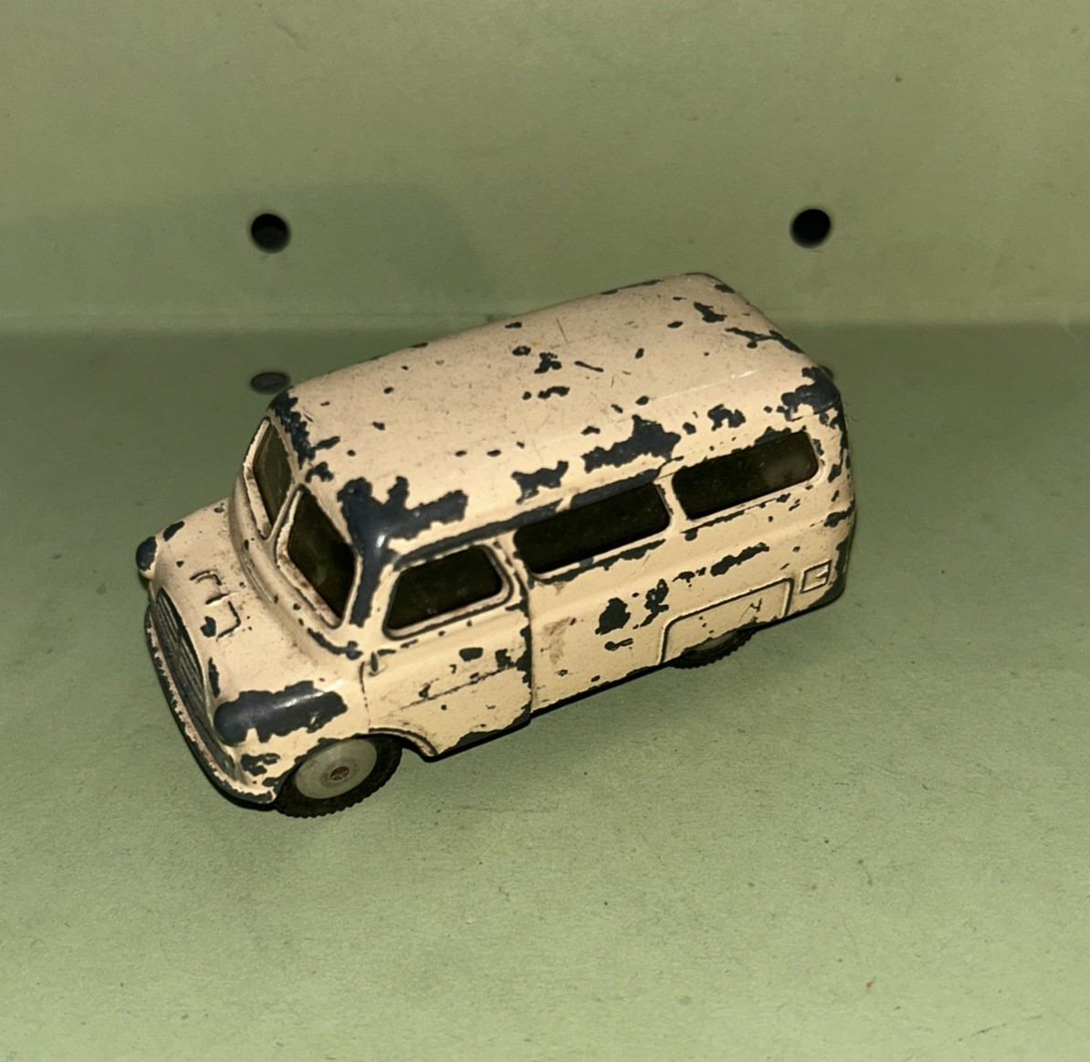 Corgi 404, Bedford Dormobile - Free Price Guide & Review