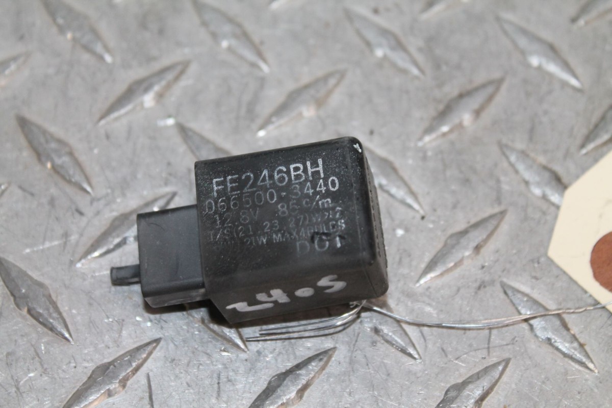 1998 KAWASAKI NINJA ZX600-G1 ZX6R TURN SIGNAL RELAY FLASHER 27002