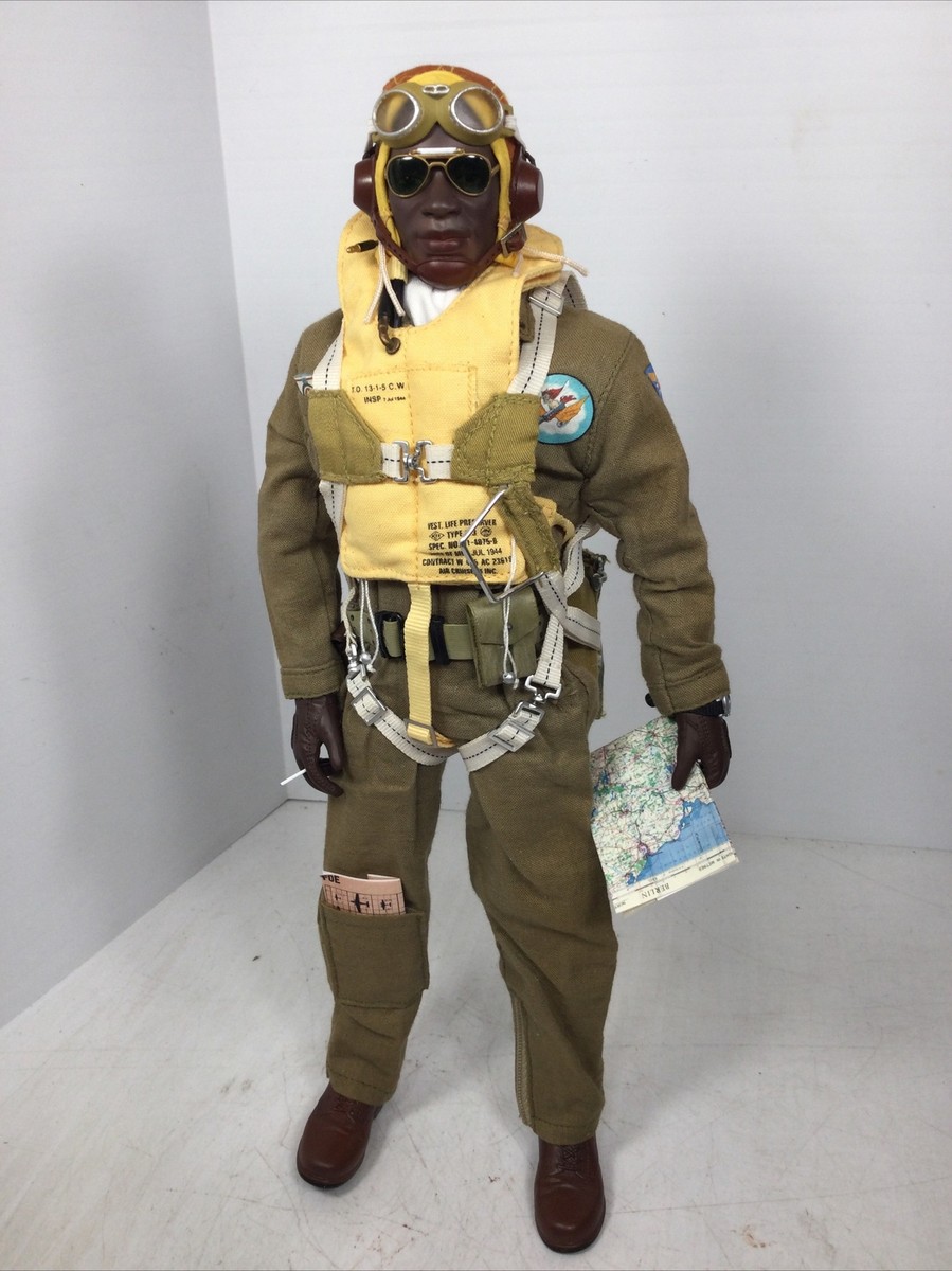 1/6 DRAGON US TUSKEGEE FIGHTER PILOT “REDTAILS” WW2 PARACHUTE P51