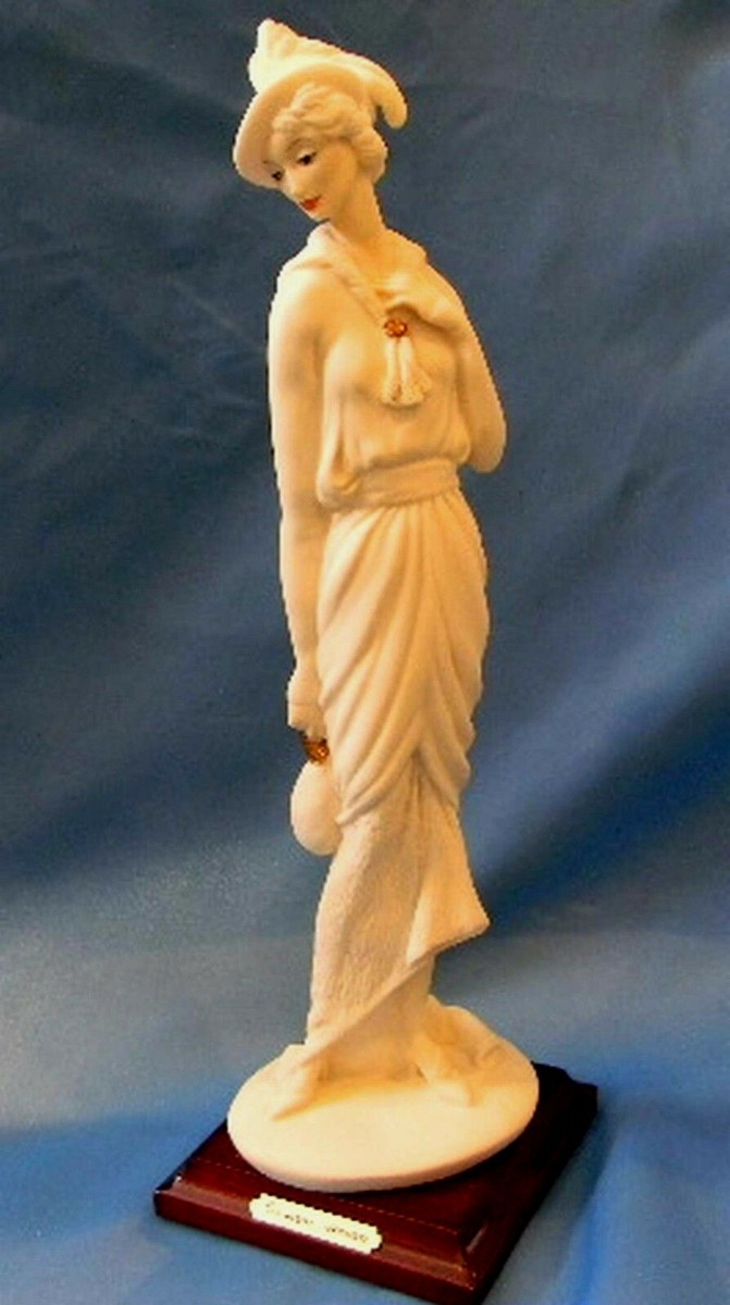 Giuseppe Armani Florence Figurine lady with bag art 0412-F made in