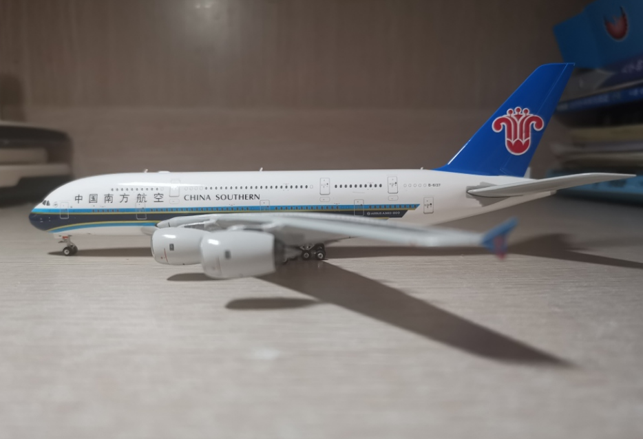 1:400 Phoenix CHINA SOUTHERN AIRBUS A380 Passenger Airplane