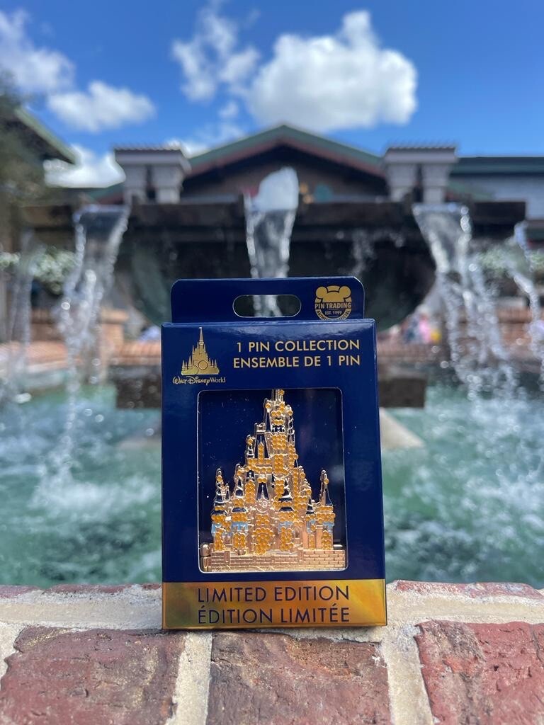 Disney World 50th Anniversary Jumbo Cinderella Castle Hinged Pin