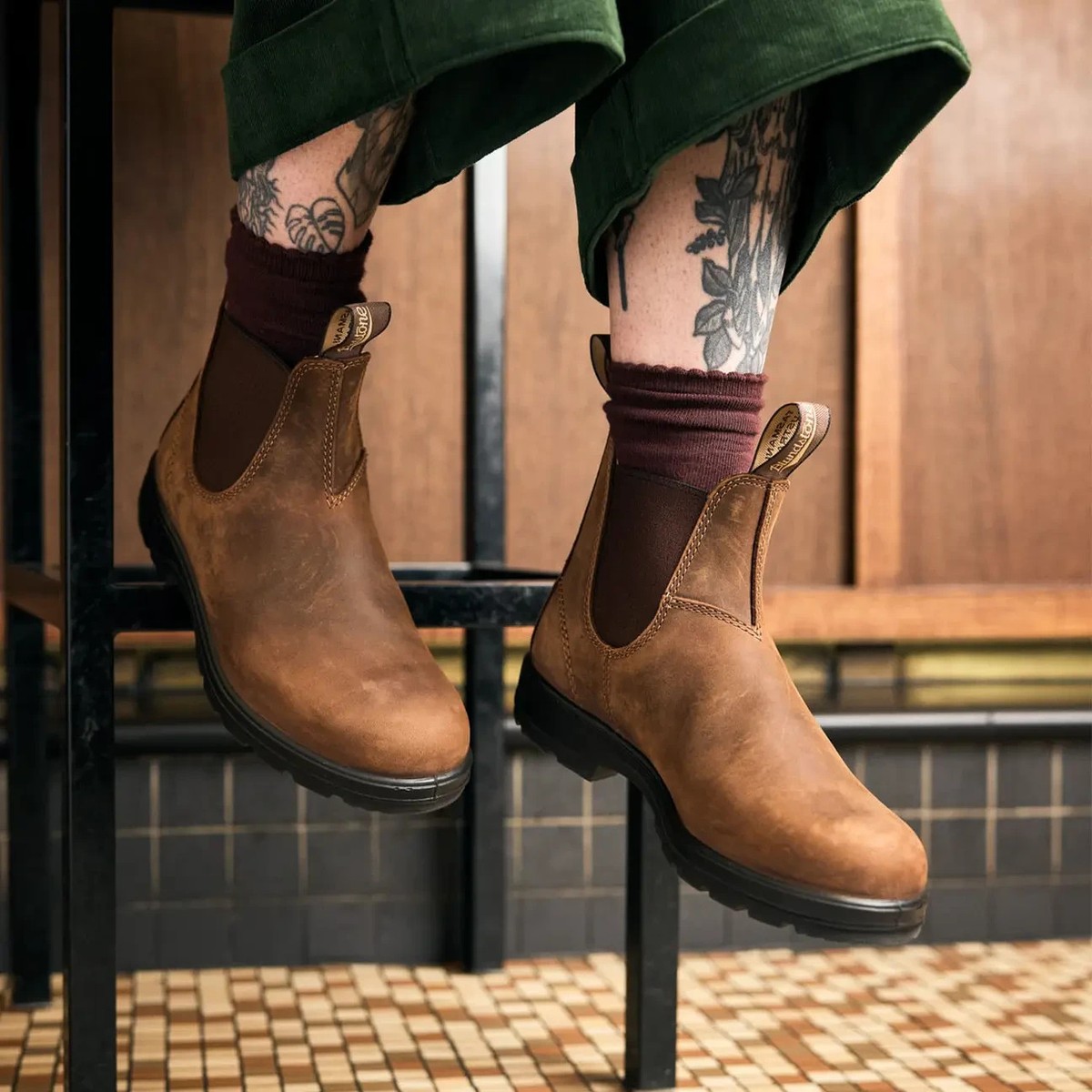 Blundstone 2544 Men Classic Teak Oiled Nubuck Leather Chelsea Boot