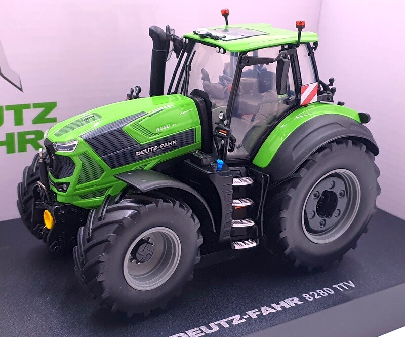 Universal Hobbies 1/32 Scale UH6606 - Deutz-Fahr 8280 TTV - Green