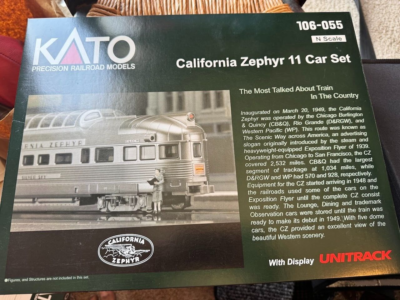 KATO N SCALE 106-055 CALIFORNIA ZEPHYR 11 CAR SET WITH DISPLAY