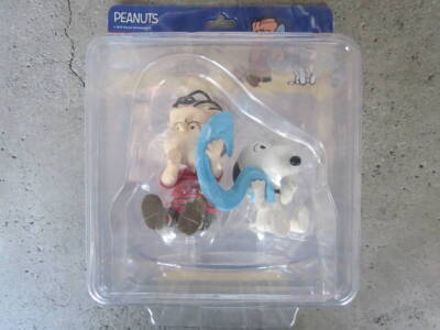 UDF PEANUTS Series 9 Linus & Snoopy No.458 Ultra Detail Figure