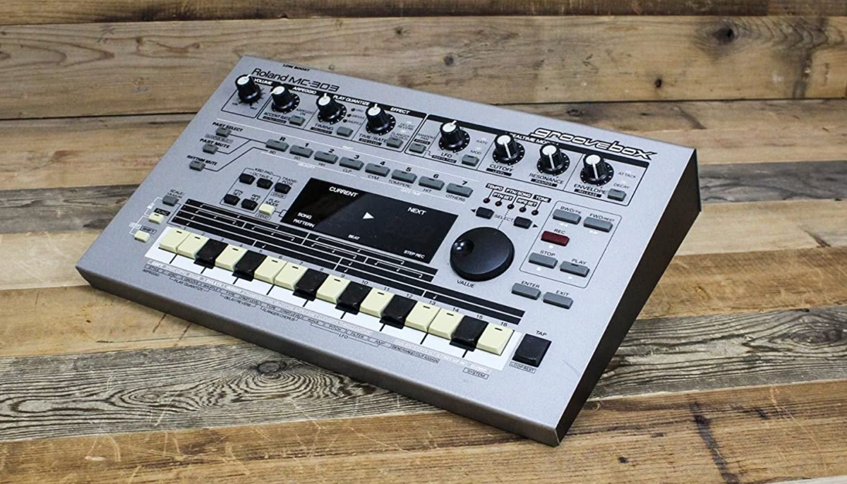 Used ROLAND MC-303 Groovebox Drum Machine Synth mc303 | eBay