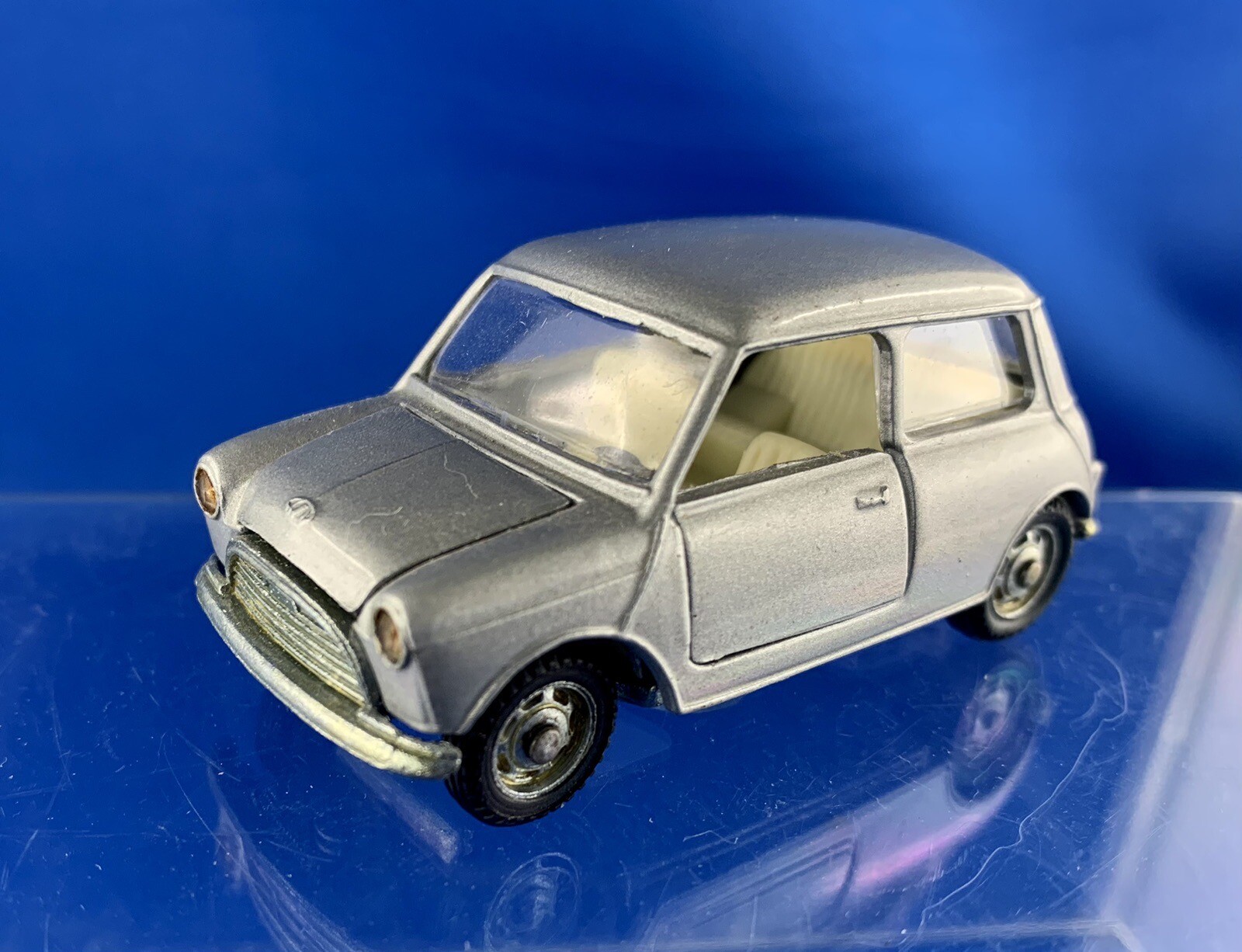 Mebetoys A28, Mini Morris - Free Price Guide & Review
