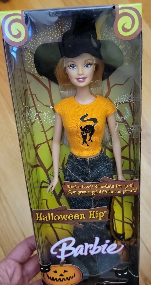 2006 Halloween Hip Barbie Witch With Black Cat Sweater & Jelly