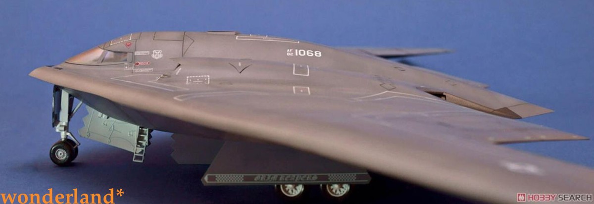 Collect Model UA72214 1/72 USAF B-2A Spirit Stealth Bomber With