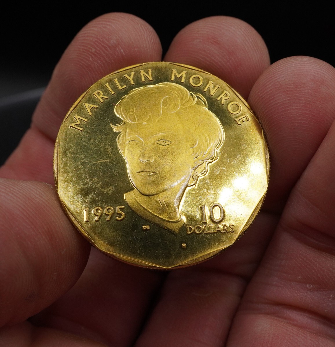 1995 Marilyn Monroe Norma Jean Marshall Islands $10 Brass coin