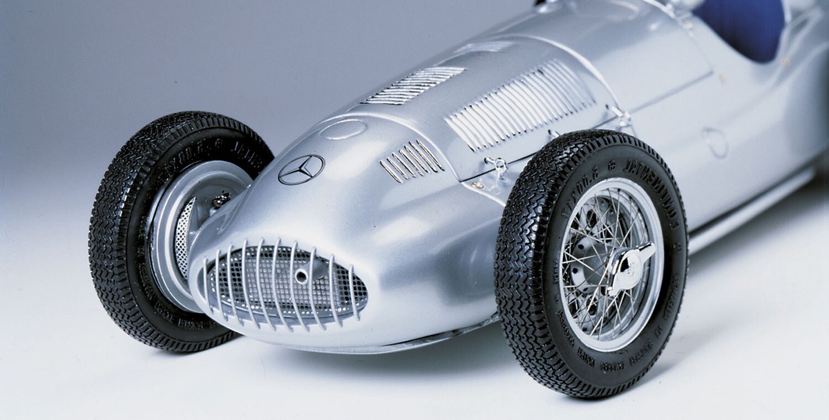 M018 1:18 Scale Mercedes-Benz W165 1939 Exquisite Model for