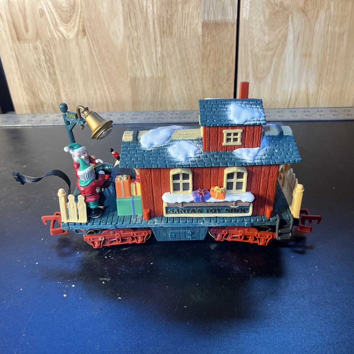 New Bright Industrial The Holiday Express Animated Train Set for