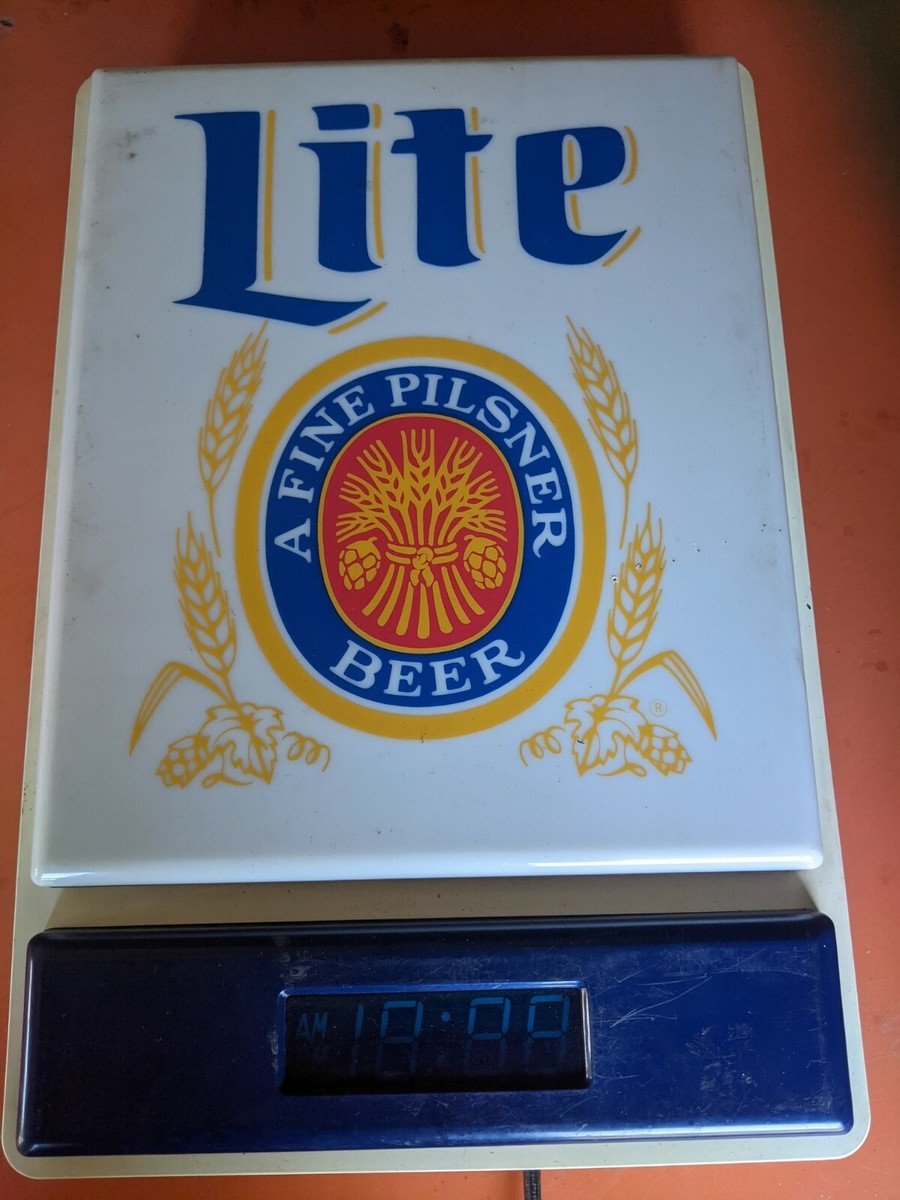 Vintage MILLER LITE A Fine Pilsner Beer Light Up Beer Sign and