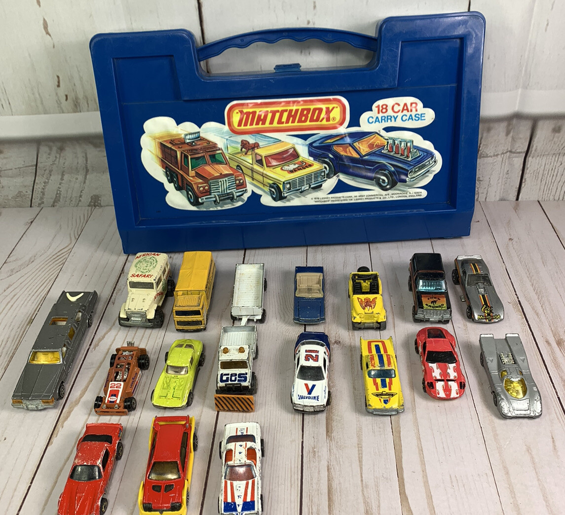 Vintage 1976 Lesney Products Matchbox 18 Car Blue Carry Case W/ 18