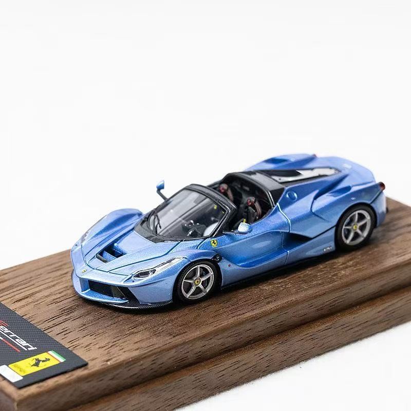 DMH 1:64 ice blue Ferrari LaFerrari Resin Limited Edition Car