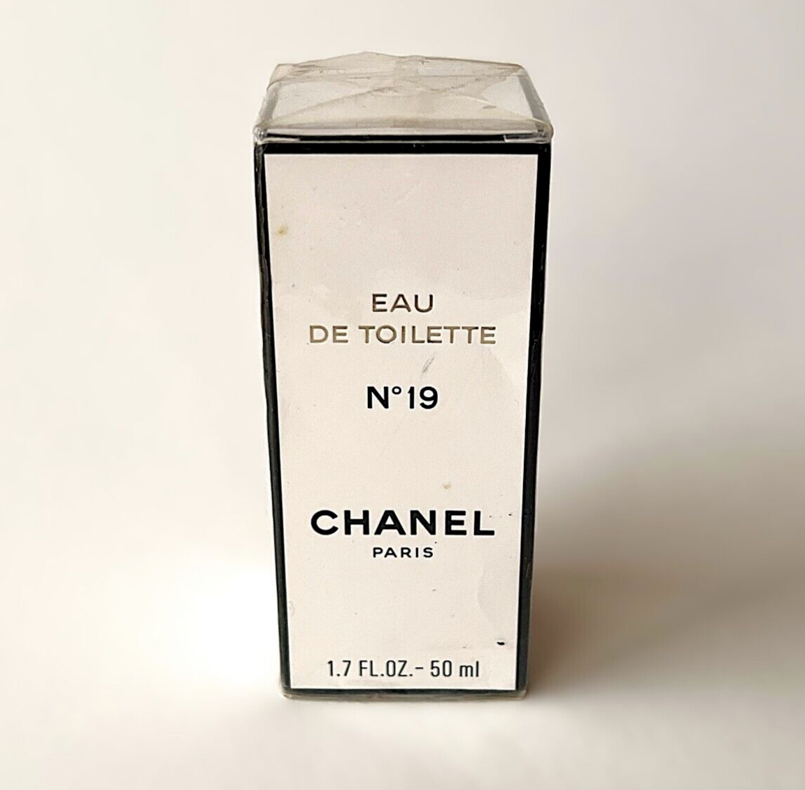 CHANEL No 19 Eau de Toilette Splash Bottle (1.7 oz/50 ml) Vintage