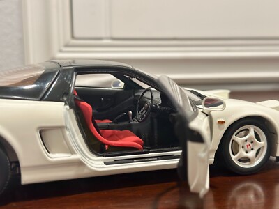 AUTOartHonda NSX Type R 'NA1 Champion White' 1/18 Scale Diecast