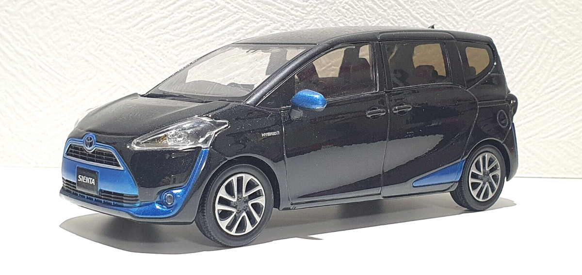 1/30 Dealer Exclusive TOYOTA SIENTA BLACK Color Sample van diecast