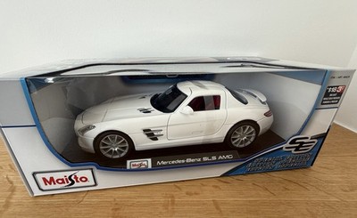 Maisto 1:18 Die-Cast Special Edition White Mercedes-Benz SLS AMG