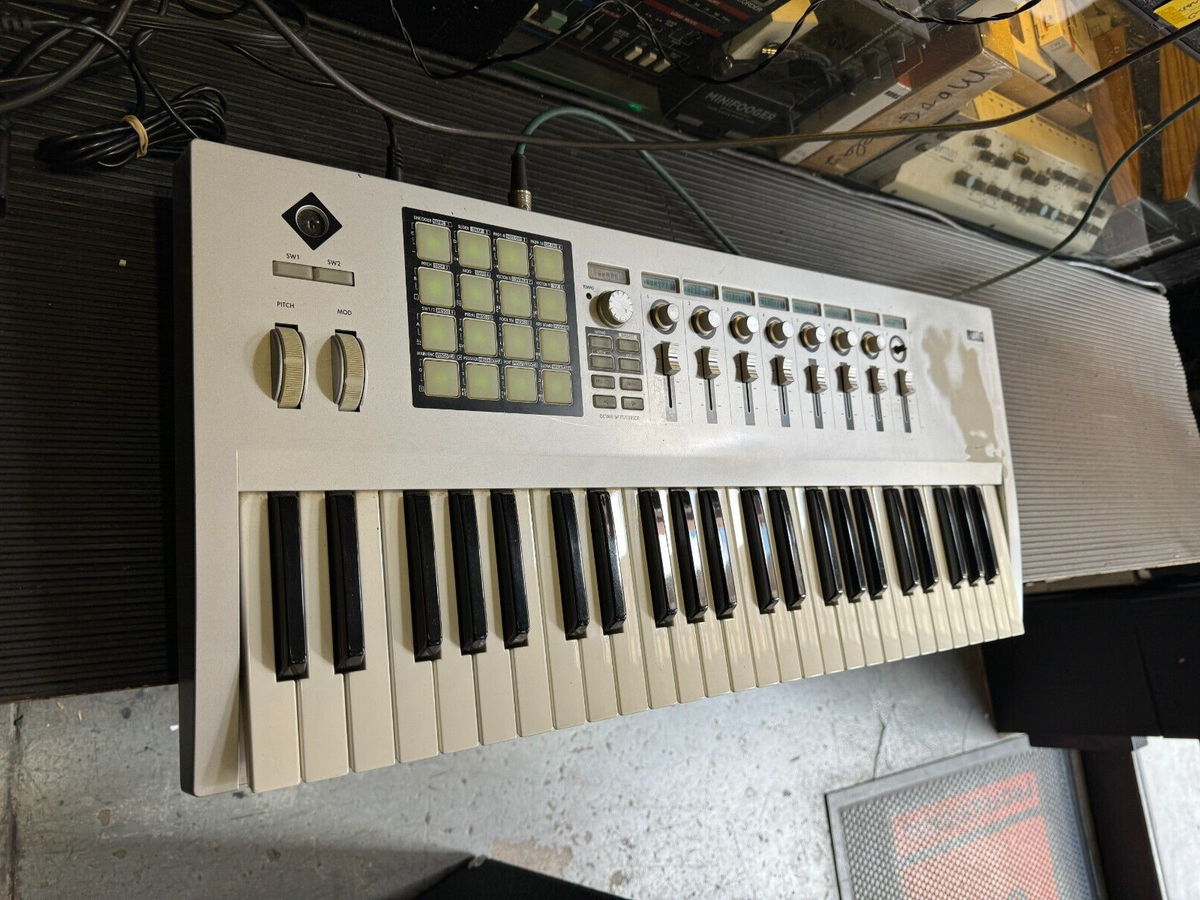 Korg Kontrol 49 2010s - Silver USB /MIDI Controller keyboard