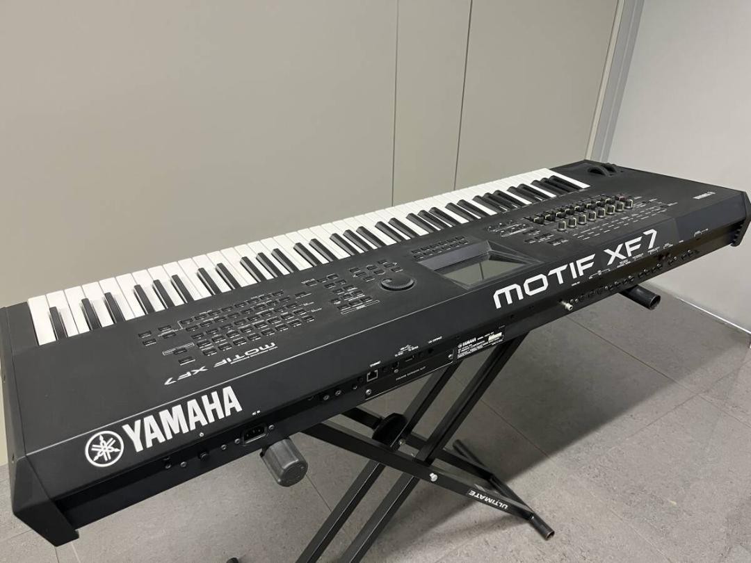 Yamaha MOTIF XF7 synthesizer keyboard almost unused | eBay