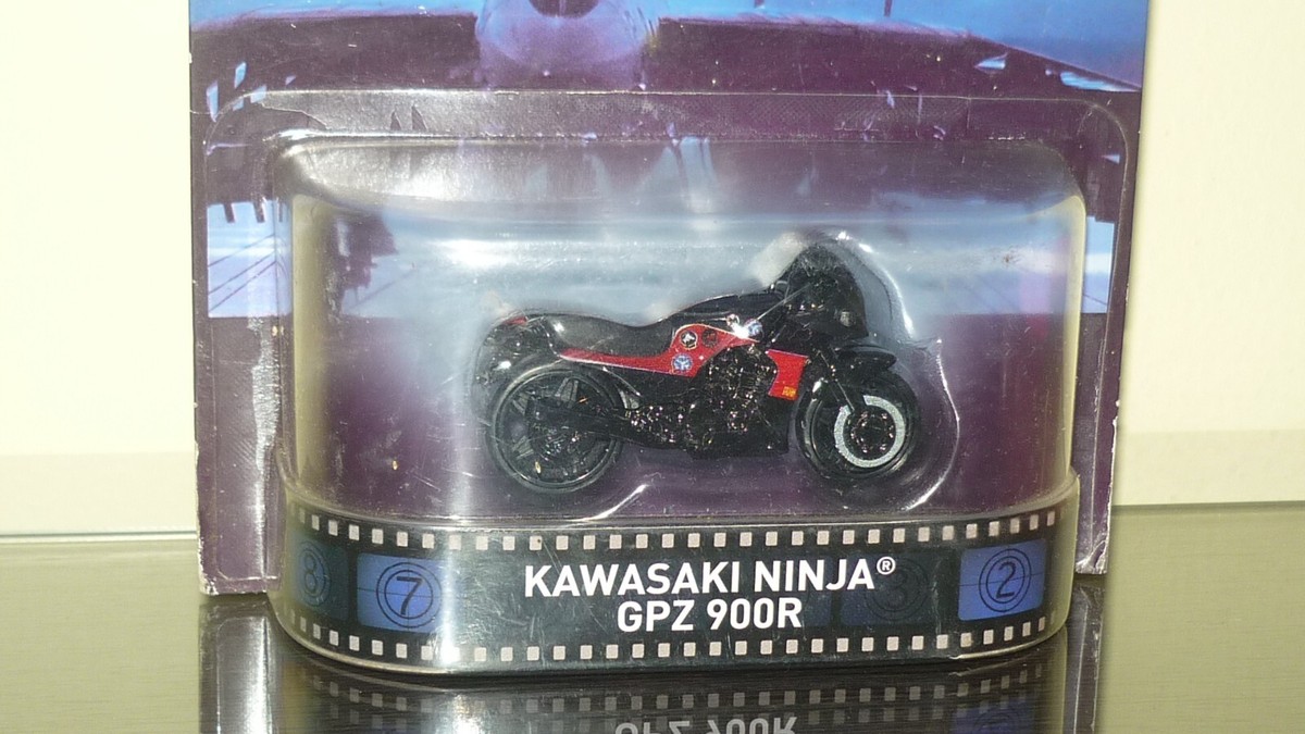 Hot Wheels Retro Top Gun Kawasaki Ninja GPZ 900R Moto Starred b