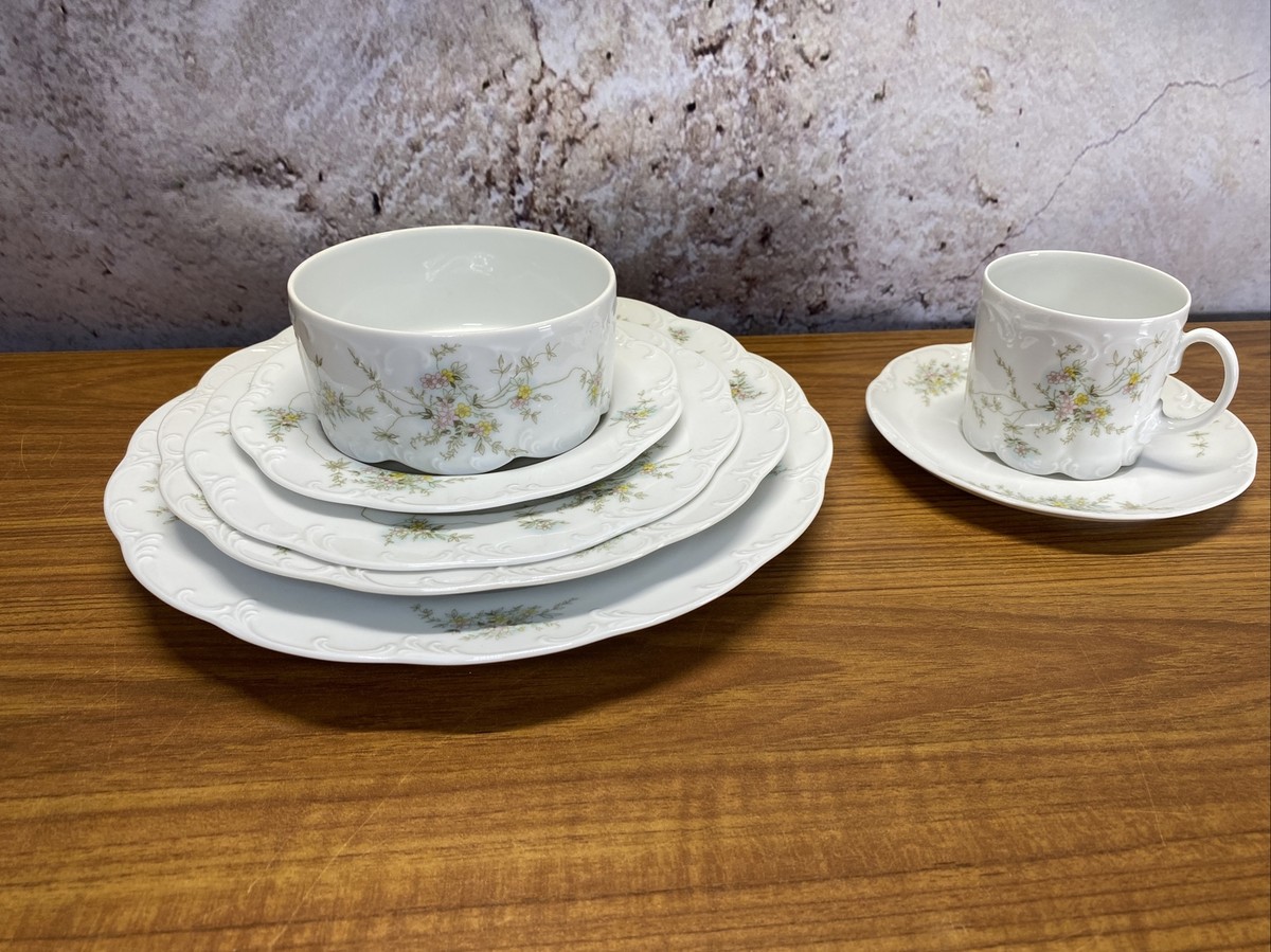 Rosenthal Classic Rose Catherine Place Setting 7 Pieces Plate