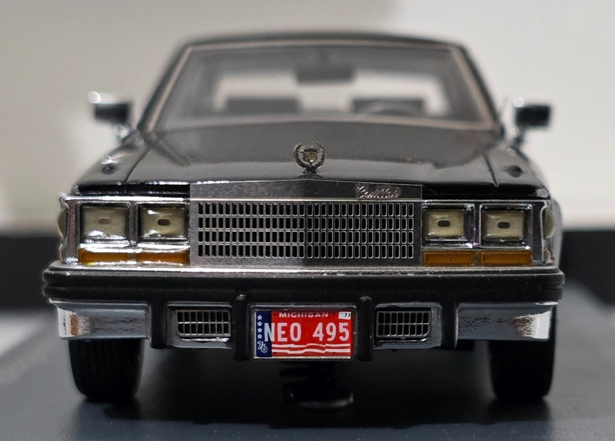 Cadillac Seville Elegante MKI 1976 Silver Black 1:43 Neo 43495