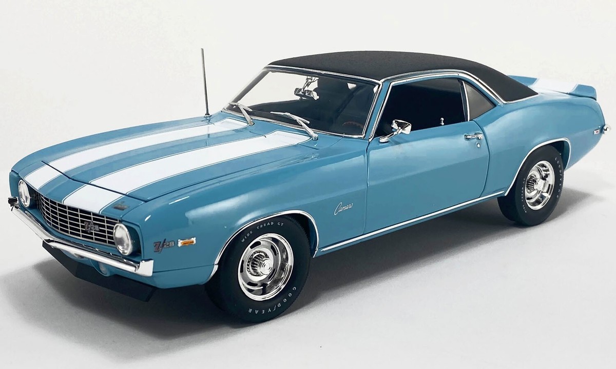 1969 CHEVROLET CAMARO Z/28 CAROLINA BLUE 1:18 VINYL TOP CAR ACME