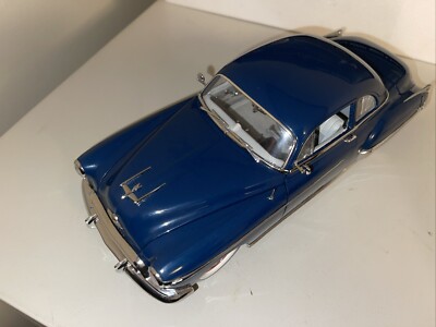 Ertl American Muscle Authentics 1950 Oldsmobile 88 Rocket Blue 1