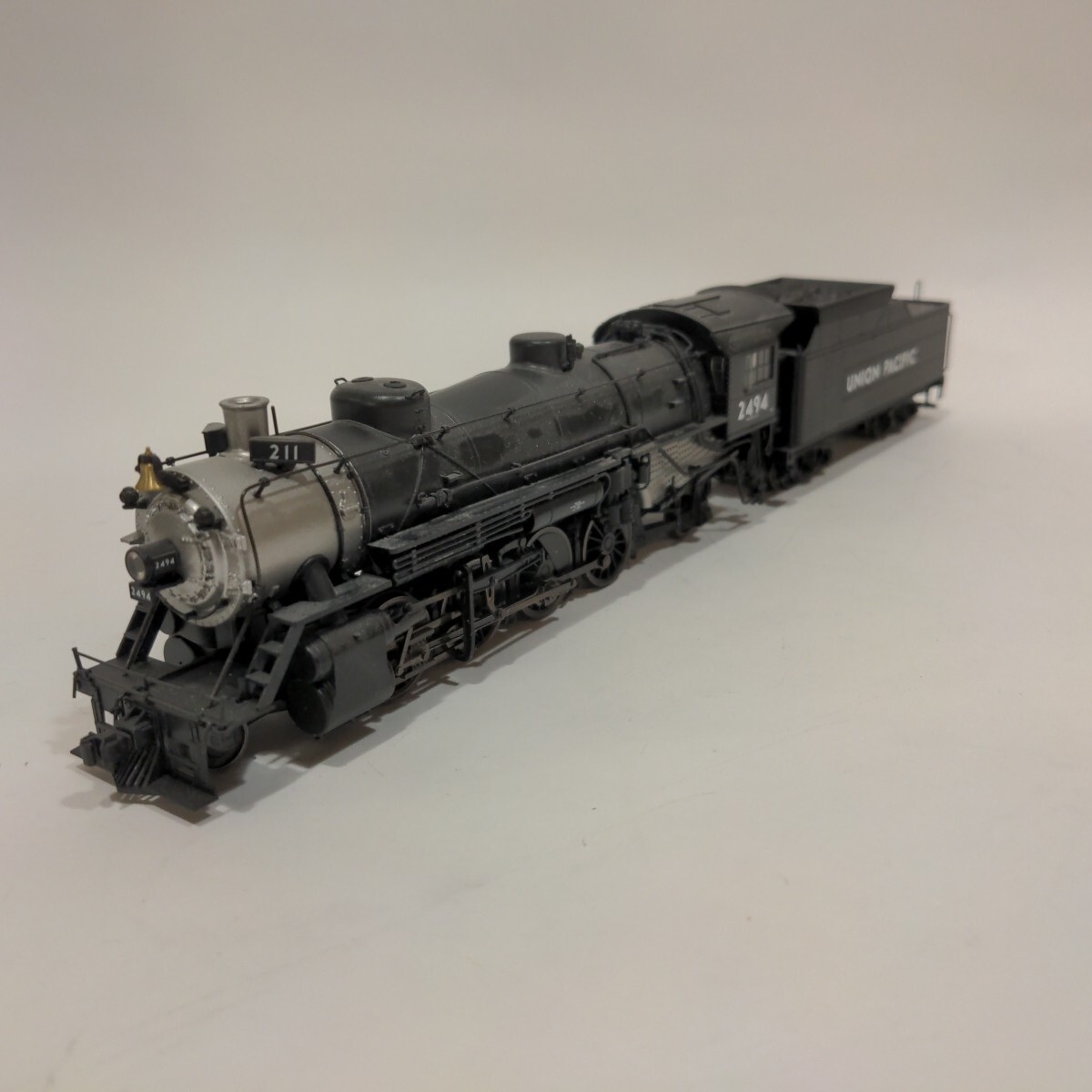 Trix HO Union Pacific 2494 USRA Light Mikado 2-8-2 DCC SOUND