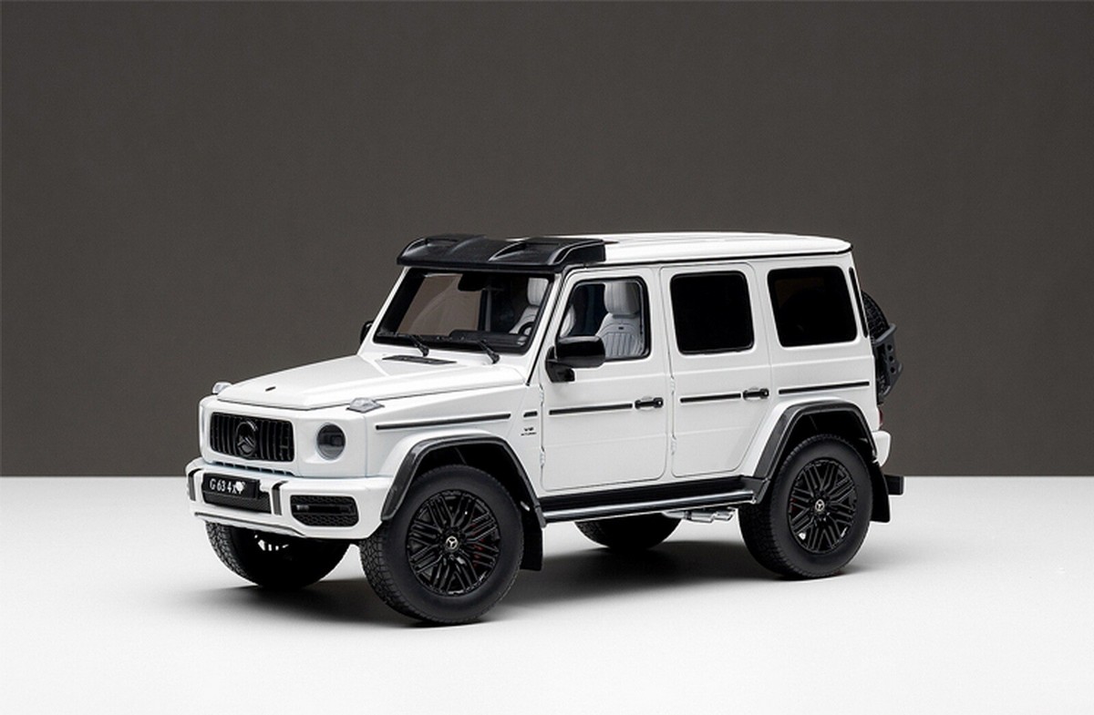 iScale 1/18 Scale Mercedes-Benz AMG G63 4X4 White Diecast Car
