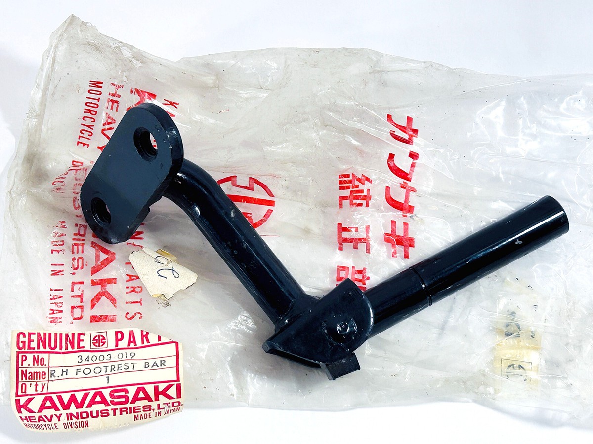 NOS KAWASAKI G31M G4TR RH FOOTREST BAR 34003-019 | eBay
