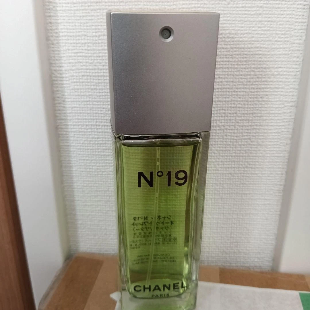 Spray Chanel No 19 Eau de Toilette for Women for sale | eBay