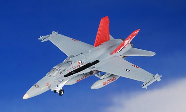 Herpa US Nawy F/A 18C Hornet VFA-131 Wildcats Red Tail 1/200 Scale