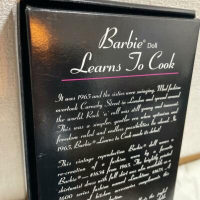 Mattel Platinum Label 2006 Barbie Collector LEARNS TO COOK Barbie