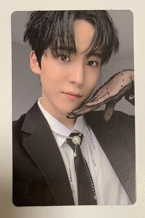 ATEEZ YUNHO THE WORLD EP . PARADIGM Official Photocard Solo Tower