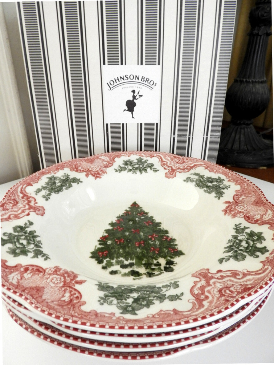 Johnson Brothers OLD BRITAIN CASTLES PINK CHRISTMAS Soup Bowls SET