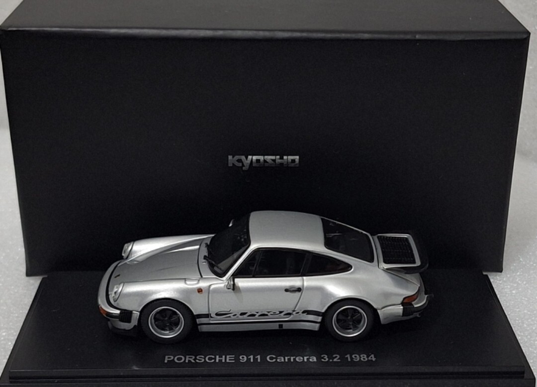 Porsche 911 (901) Carrera 2.7 1975 Silver 1:43 Kyosho 05522S