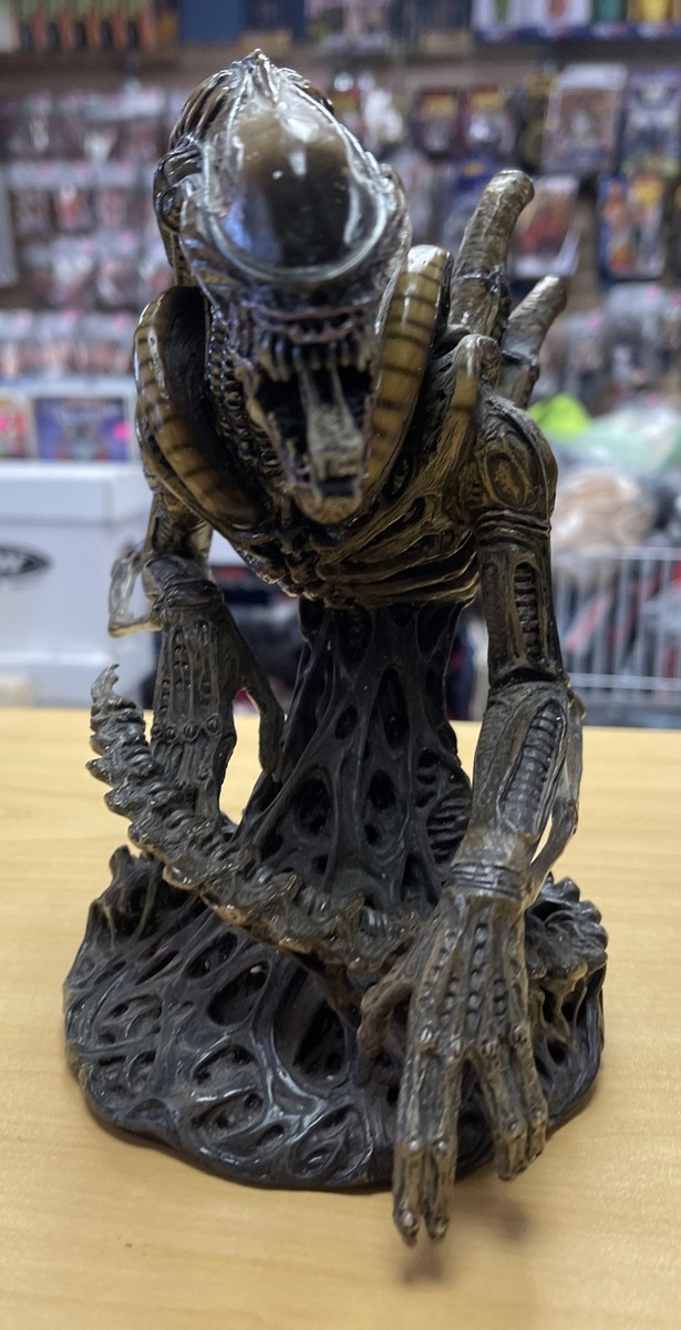 Palisades Toys Aliens Warrior Mini Bust Artist Proof Box Included