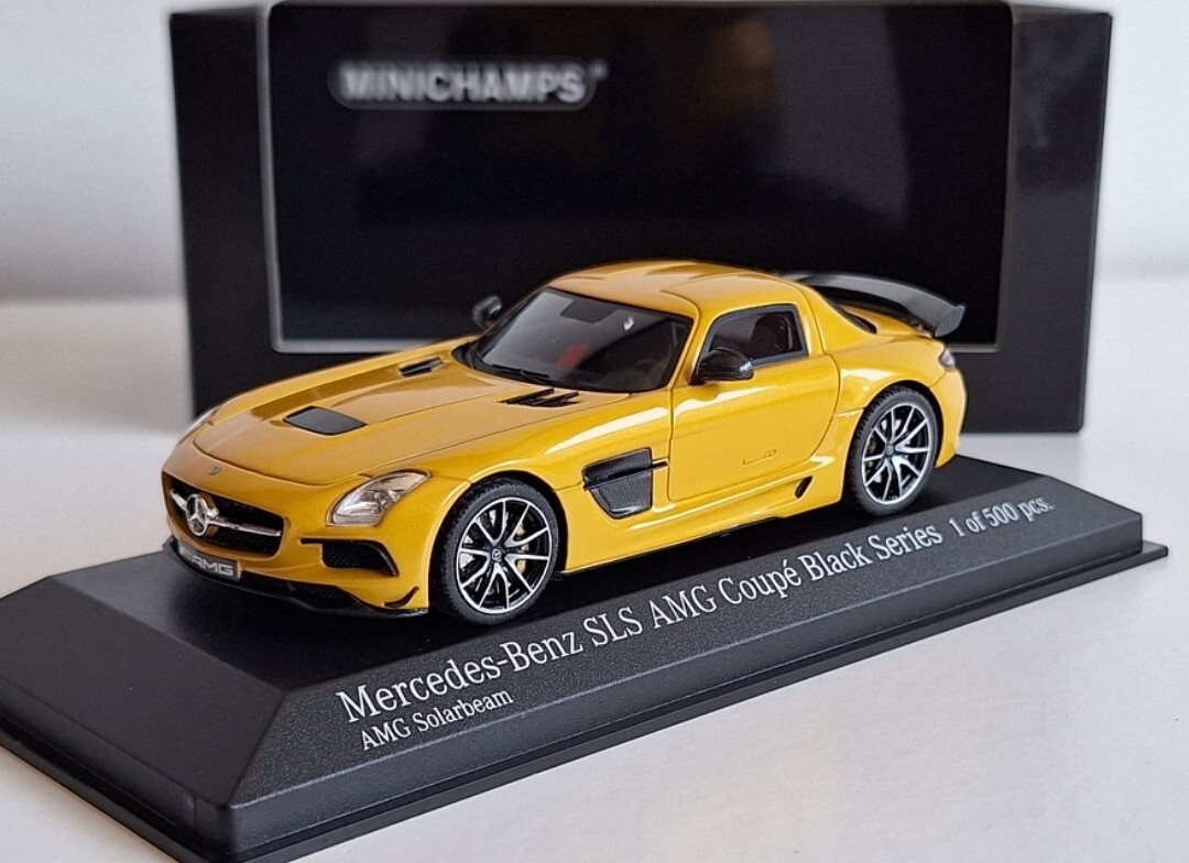 Mercedes-Benz SLS AMG Coupe Black Series 2013 Gold 1:43 Minichamps