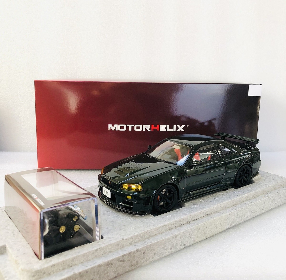 1/18 MotorHelix Nissan Skyline R34 GT-R Nismo Z-tune Dark Green