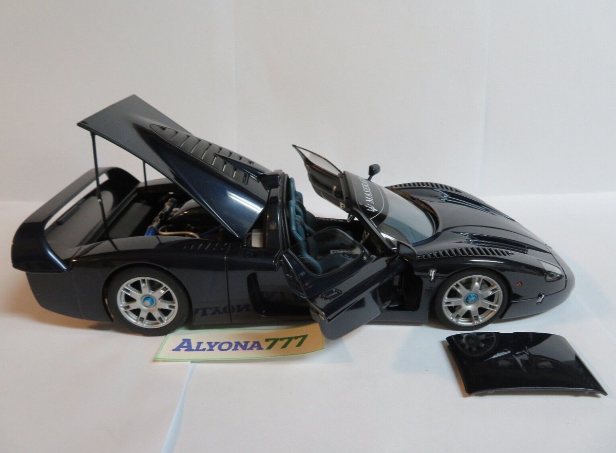 AUTOart SIGNATURE 1/18 Maserati MC12 ROAD CAR Blue Metallic