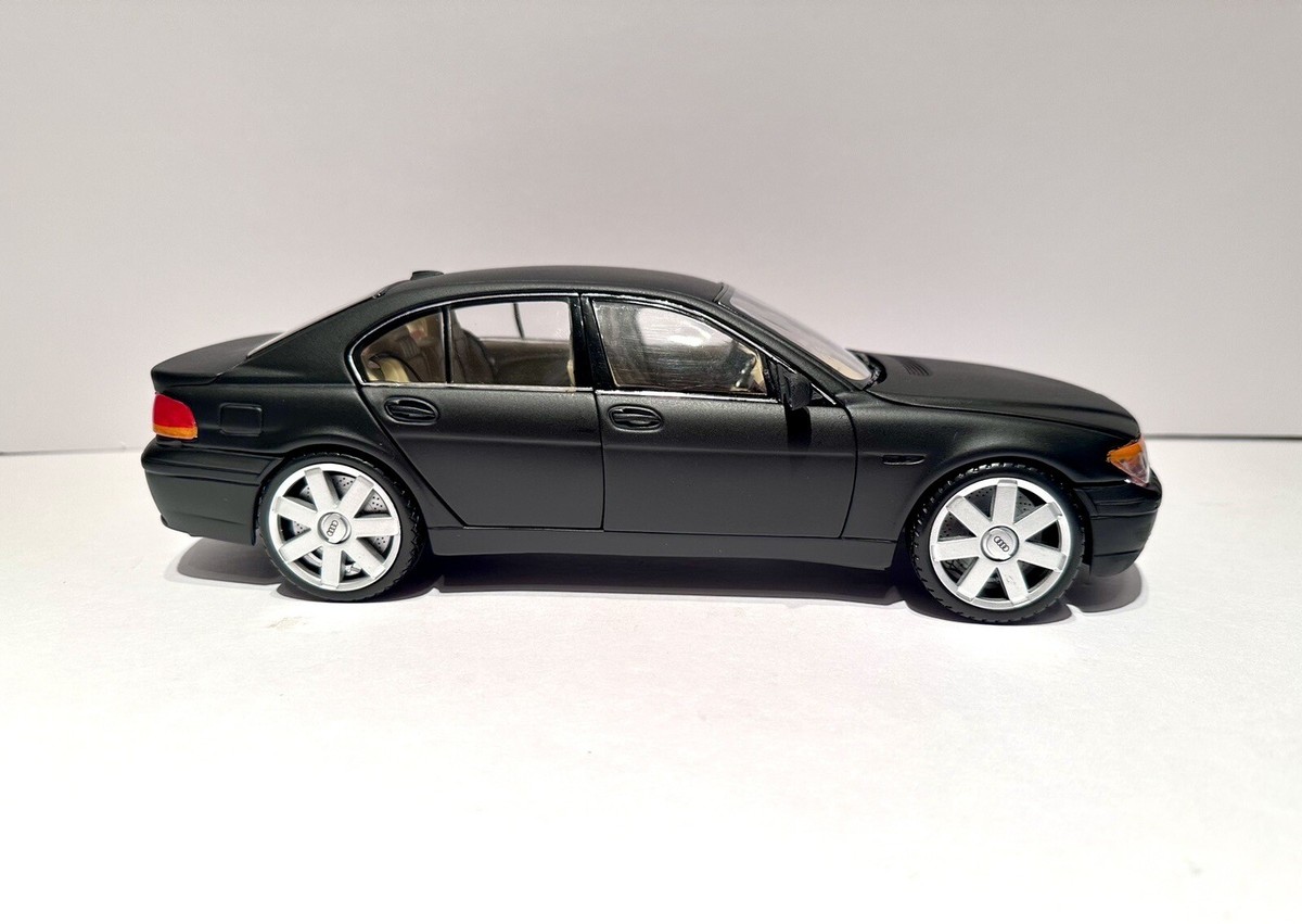 WELLY BMW 745i 1:18 Scale Diecast Model Car Custom Wheels Read