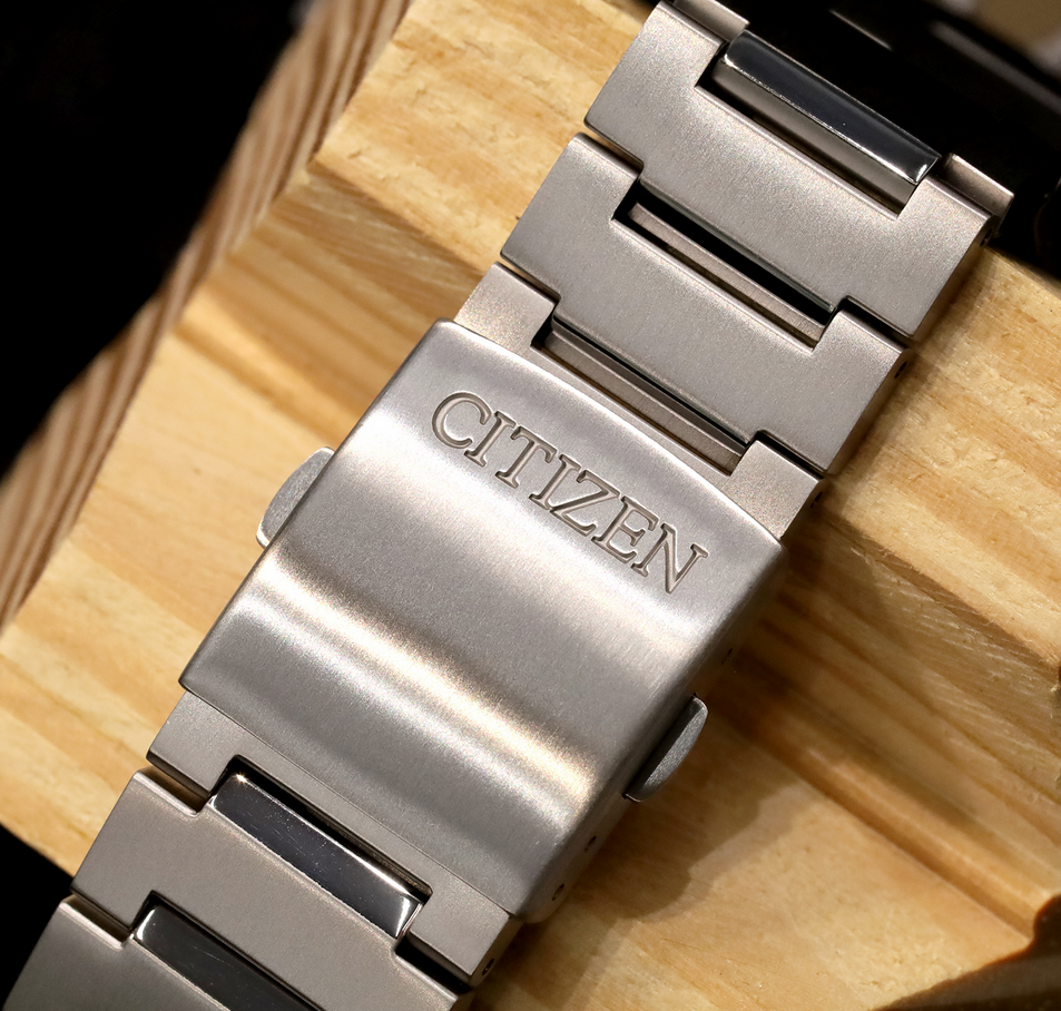 Citizen Super Titanium Sapphire Zenshin Chronograph Salmon Dial