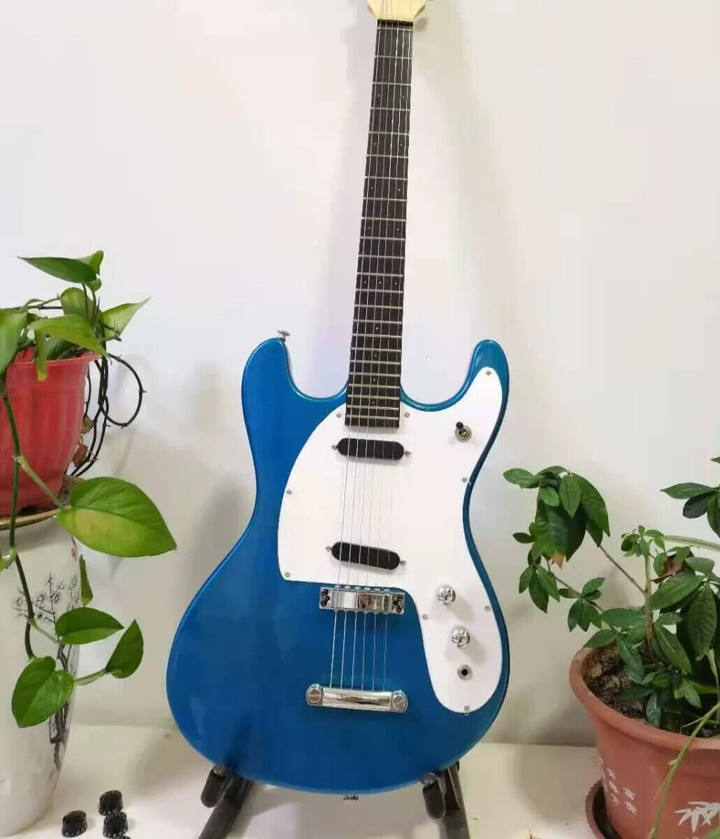 Ventures Johnny Ramone Mosrite '65 Reissue Mark II Blue Guitar