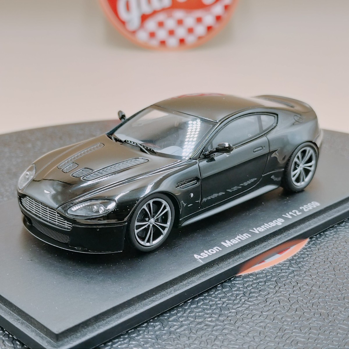 SPARK 1/43 Aston Martin Vantage V12 2009 Black Resin model S2165