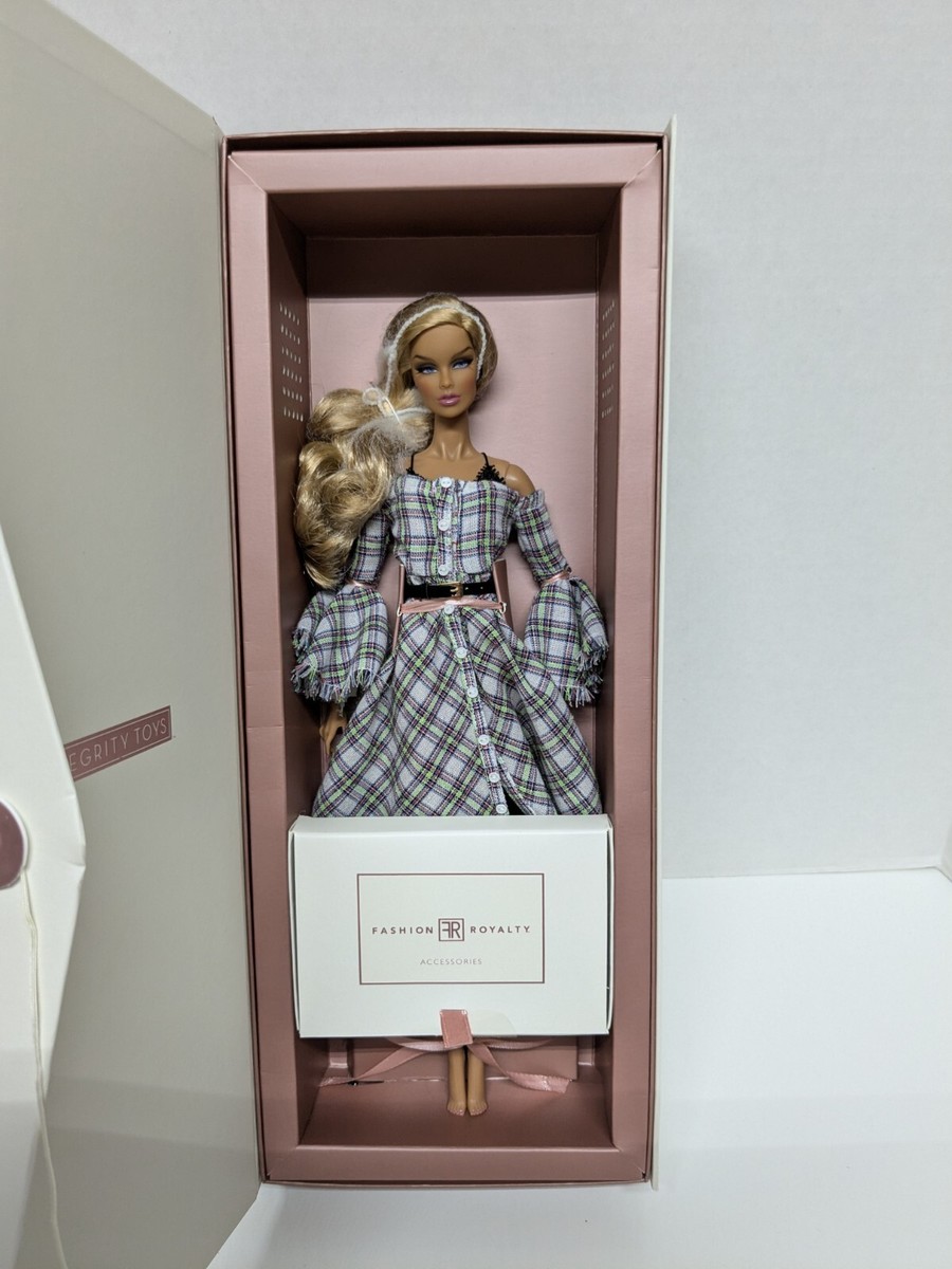 Integrity Toys Fashion Royalty French Kiss Vanessa Perrin Doll