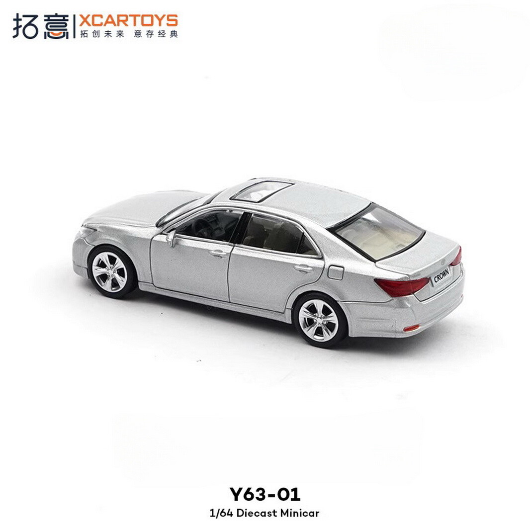 XCARTOYS 1/64 Scale Toyota Crown 14th Generation Silver Diecast